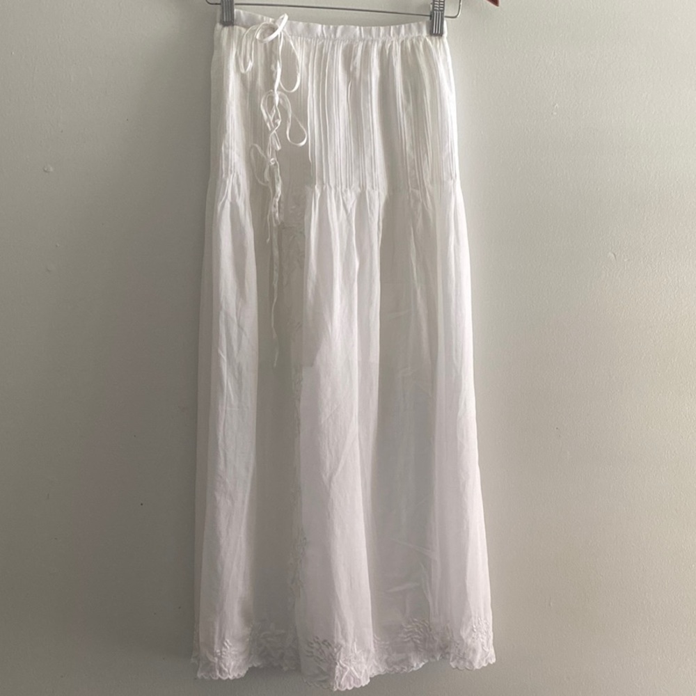 Embroidered side-tie skirt in cotton voile